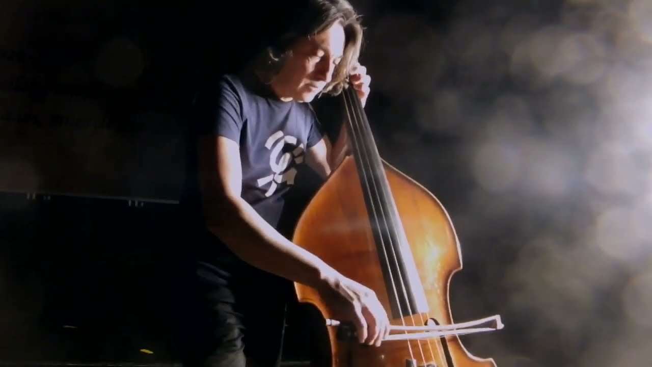 Eric Surmenian contrabajo