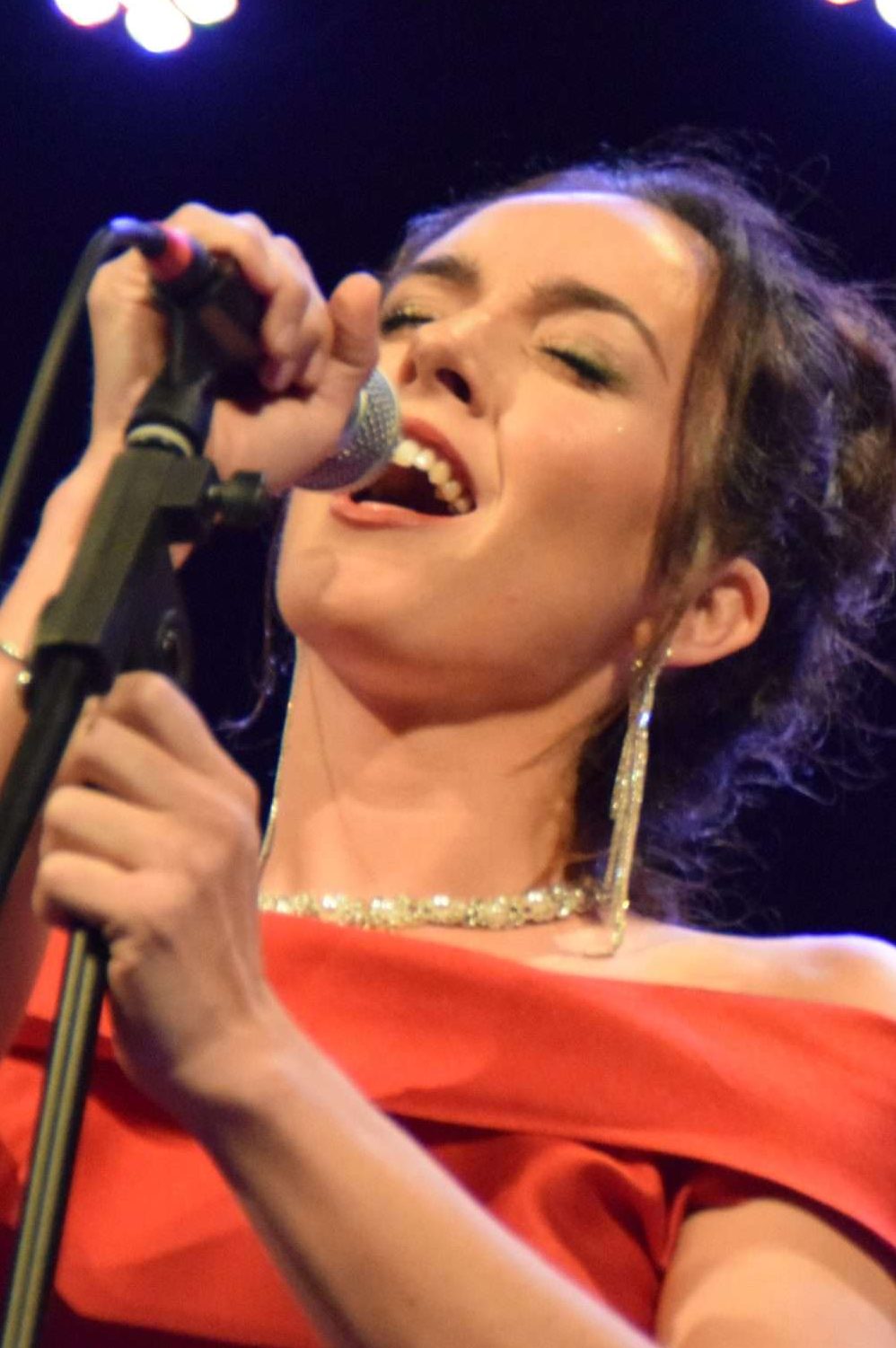 ANA SAGASTIZABAL (ANITA GAST) CANTANTE Y ACTRIZ